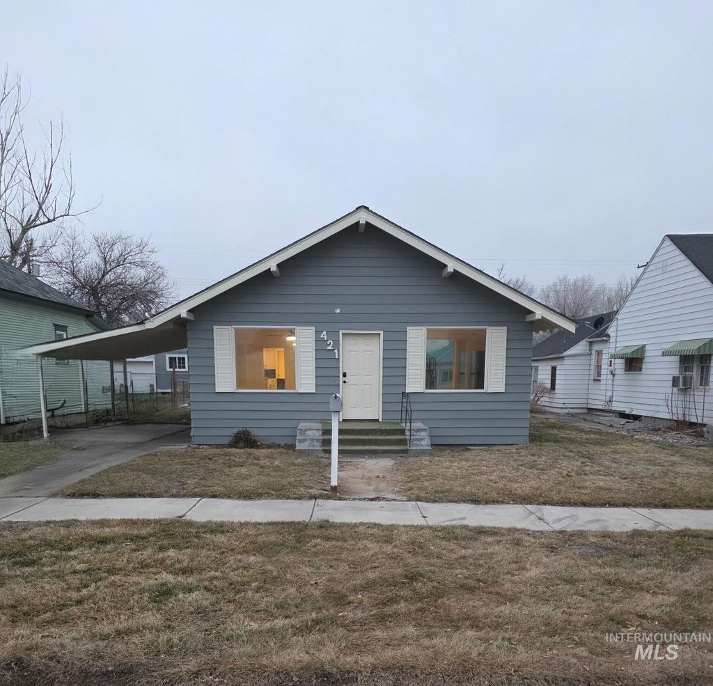 Photo of 421 N 12th Ave, Buhl, ID 83316 (MLS # 98972091)