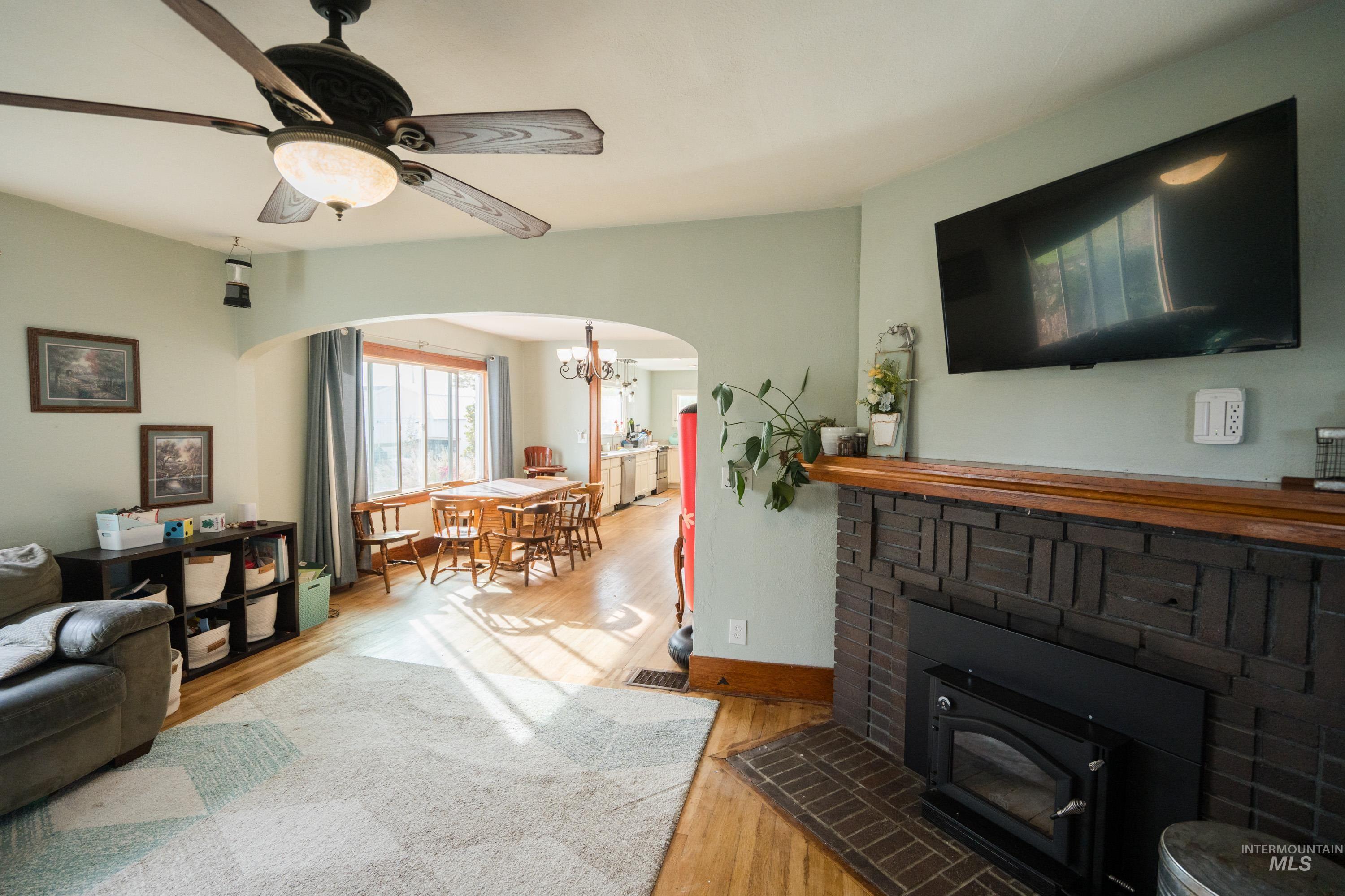 203 S Meridian Rd