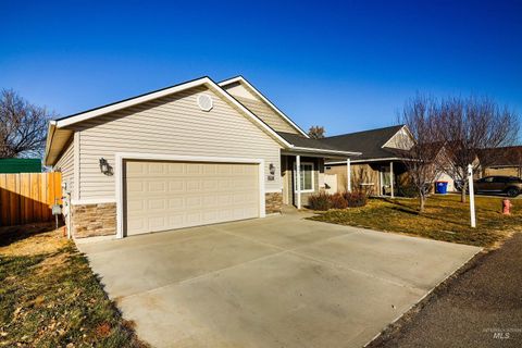 Photo of 947 Americana Circle, Twin Falls, ID 83301 (MLS # 98971811)