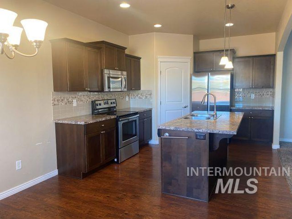 Photo of 947 Americana Circle, Twin Falls, ID 83301 (MLS # 98971811)