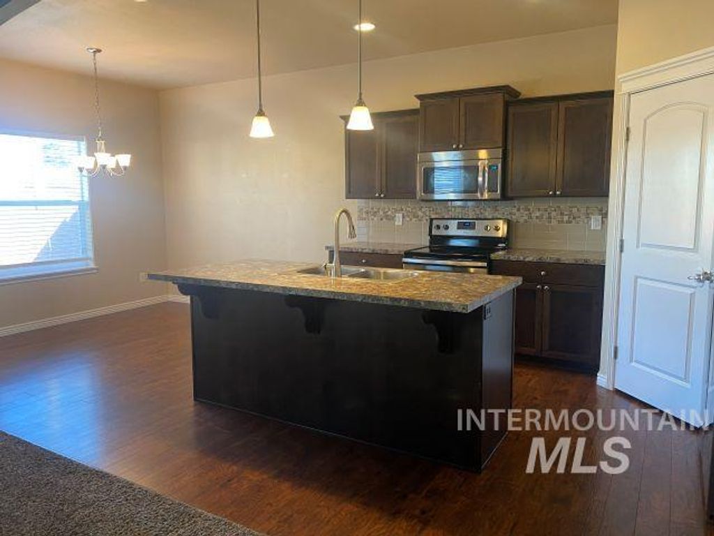 Photo of 947 Americana Circle, Twin Falls, ID 83301 (MLS # 98971811)