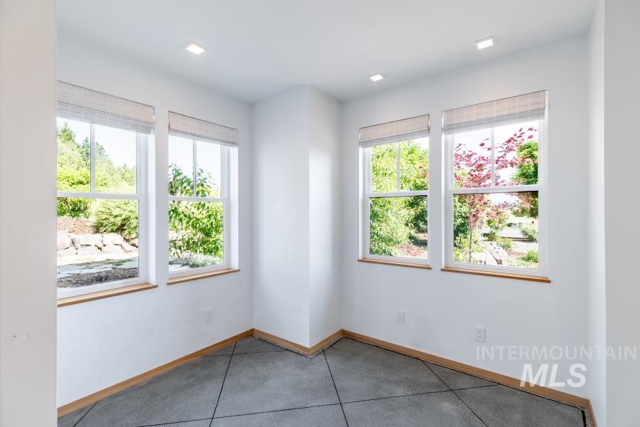 1755 Genesee Troy Rd