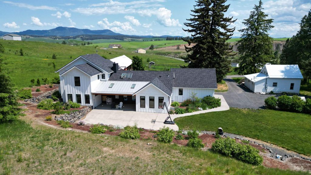 Photo of 1755 Genesee Troy Rd, Moscow, ID 83843 (MLS # 98950494)
