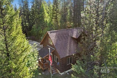 Photo of 3 Sky View Ct, Garden Valley, ID 83622 (MLS # 98987017)