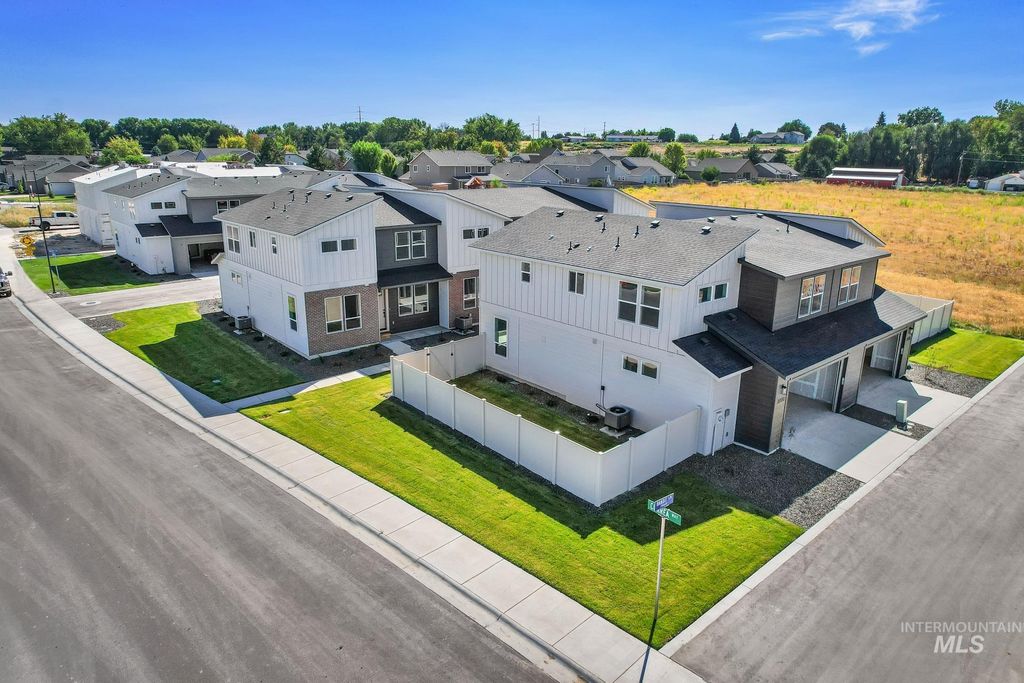 Photo of 2910 Nieve Lane, Caldwell, ID 83605 (MLS # 98972904)