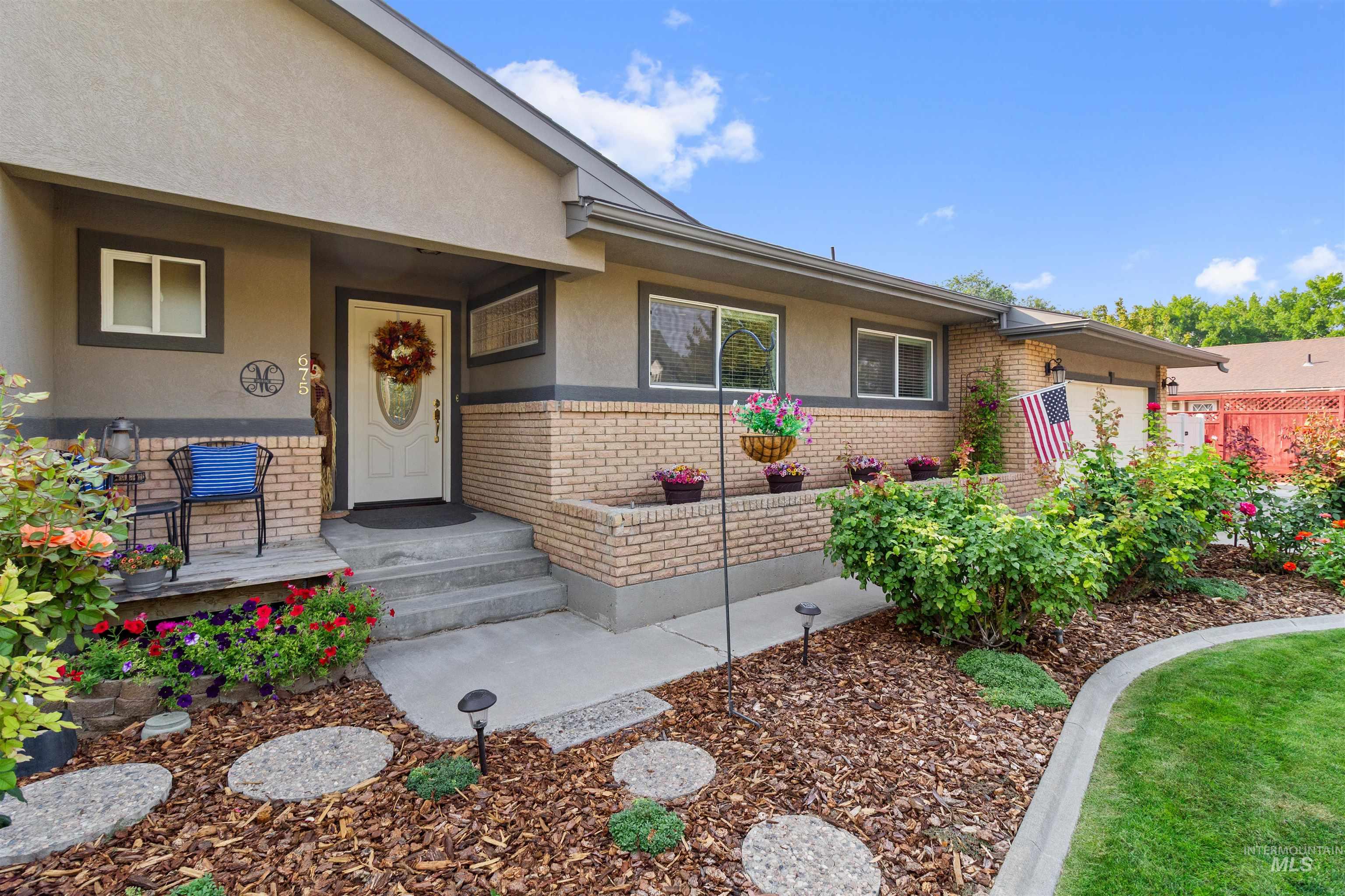 675 Mountain View Dr