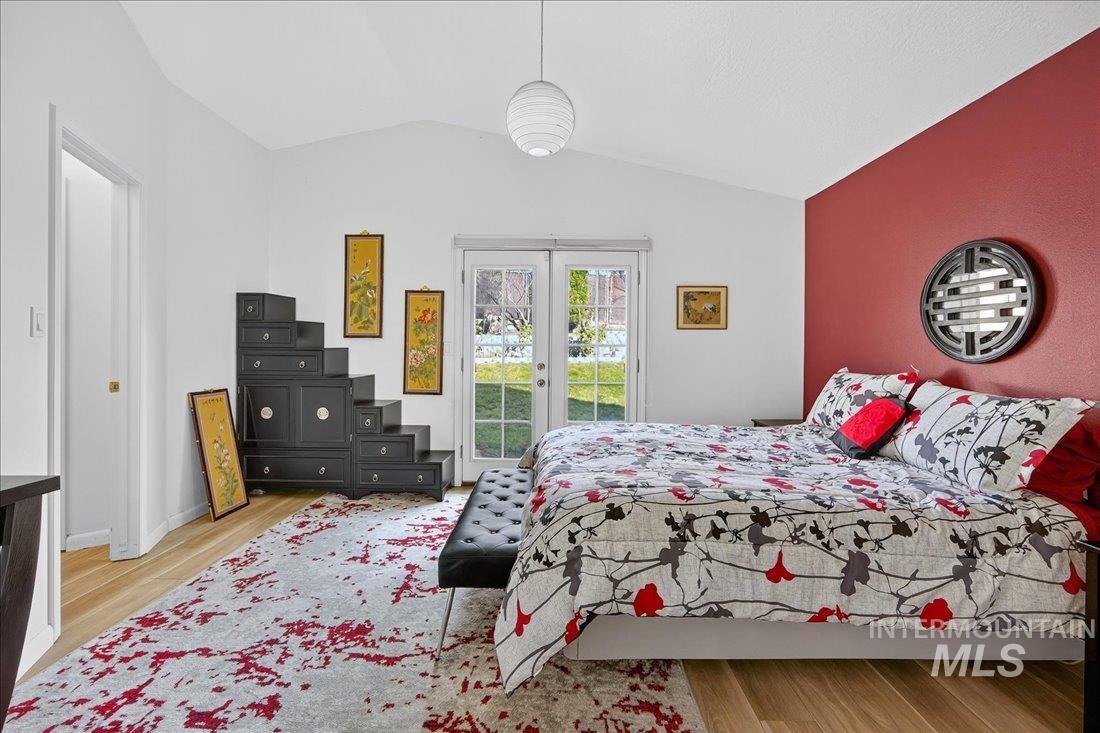 Boise, Idaho 83703, United States, 3 Bedrooms Bedrooms, ,2 BathroomsBathrooms,Residential,Active,248285