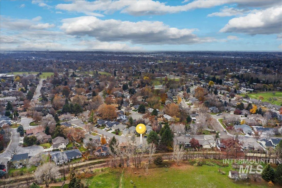 Boise, Idaho 83703, United States, 3 Bedrooms Bedrooms, ,2 BathroomsBathrooms,Residential,Active,248285