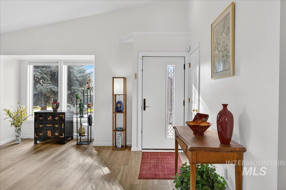 Boise, Idaho 83703, United States, 3 Bedrooms Bedrooms, ,2 BathroomsBathrooms,Residential,Active,248285