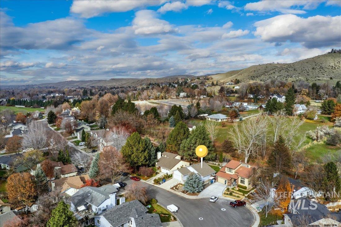 Boise, Idaho 83703, United States, 3 Bedrooms Bedrooms, ,2 BathroomsBathrooms,Residential,Active,248285