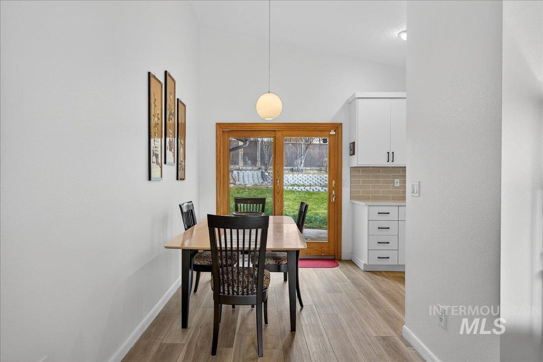 Boise, Idaho 83703, United States, 3 Bedrooms Bedrooms, ,2 BathroomsBathrooms,Residential,Active,248285