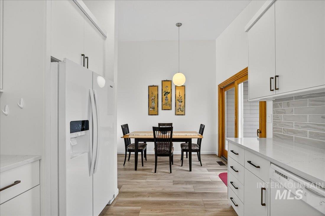 Boise, Idaho 83703, United States, 3 Bedrooms Bedrooms, ,2 BathroomsBathrooms,Residential,Active,248285