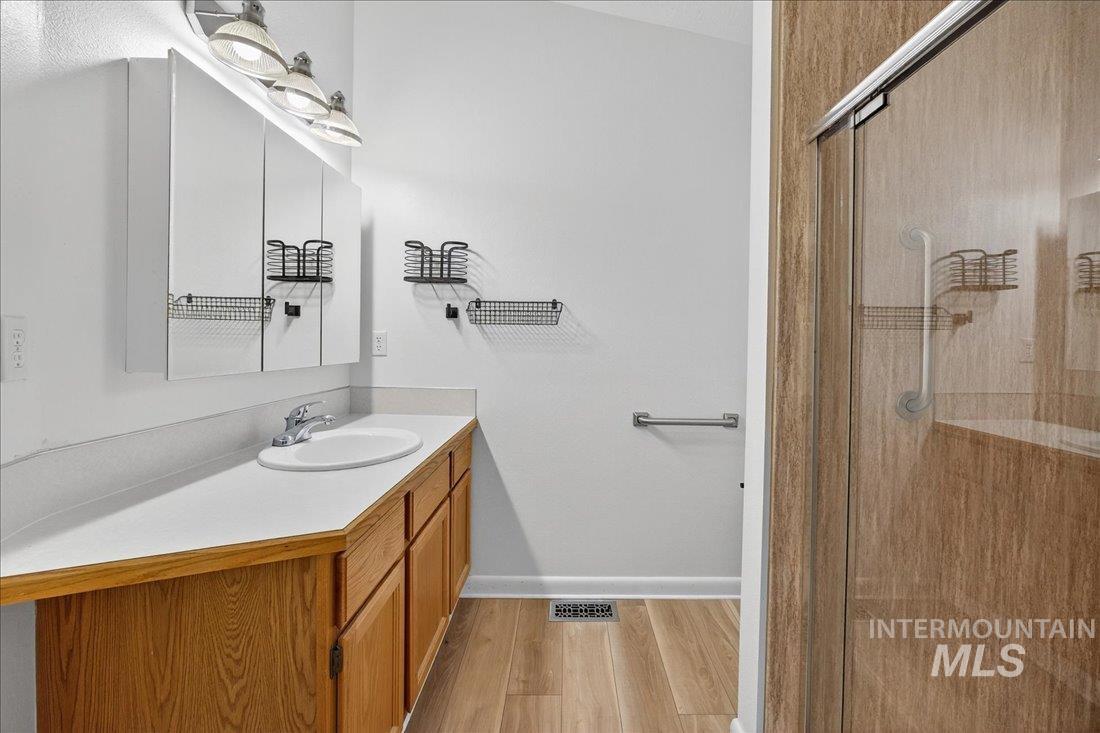 Boise, Idaho 83703, United States, 3 Bedrooms Bedrooms, ,2 BathroomsBathrooms,Residential,Active,248285