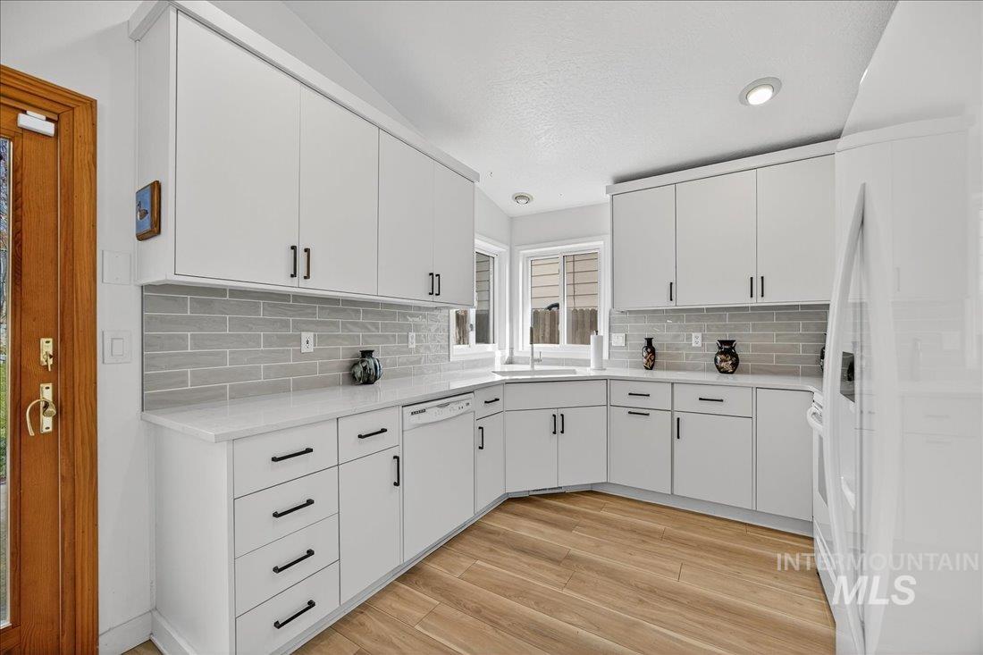 Boise, Idaho 83703, United States, 3 Bedrooms Bedrooms, ,2 BathroomsBathrooms,Residential,Active,248285