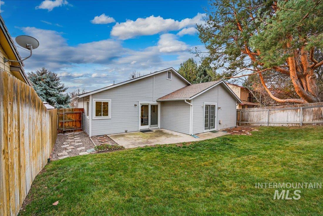 Boise, Idaho 83703, United States, 3 Bedrooms Bedrooms, ,2 BathroomsBathrooms,Residential,Active,248285