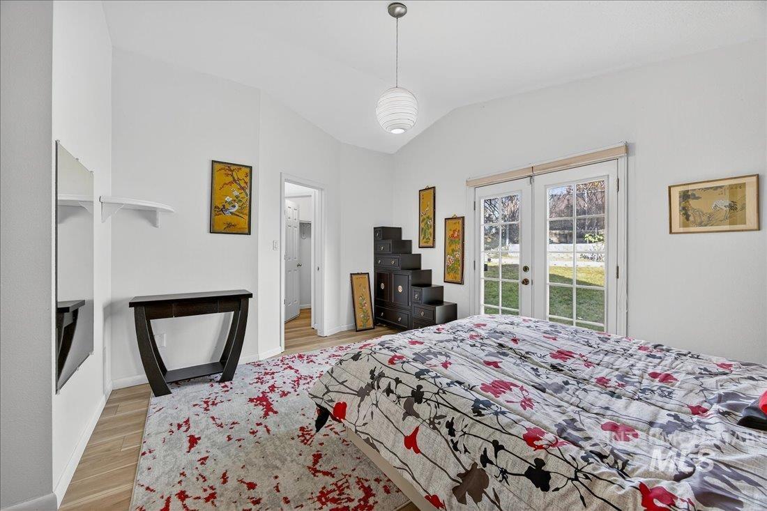 Boise, Idaho 83703, United States, 3 Bedrooms Bedrooms, ,2 BathroomsBathrooms,Residential,Active,248285