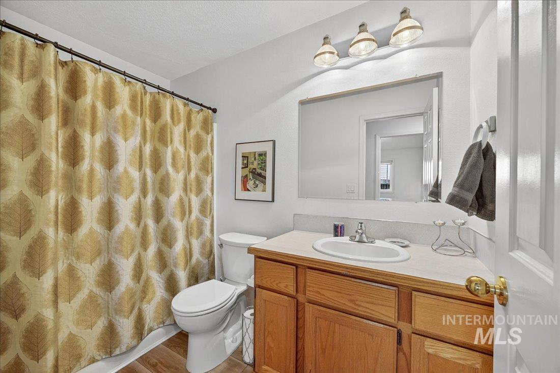 Boise, Idaho 83703, United States, 3 Bedrooms Bedrooms, ,2 BathroomsBathrooms,Residential,Active,248285