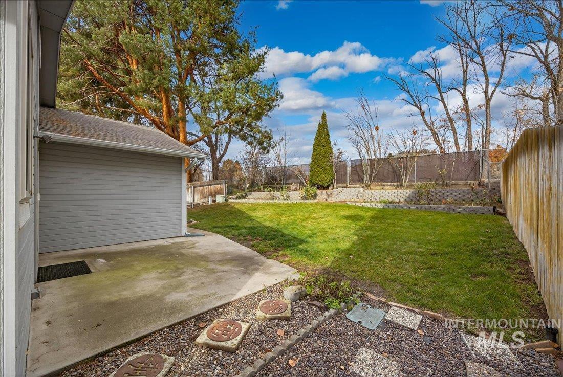 Boise, Idaho 83703, United States, 3 Bedrooms Bedrooms, ,2 BathroomsBathrooms,Residential,Active,248285