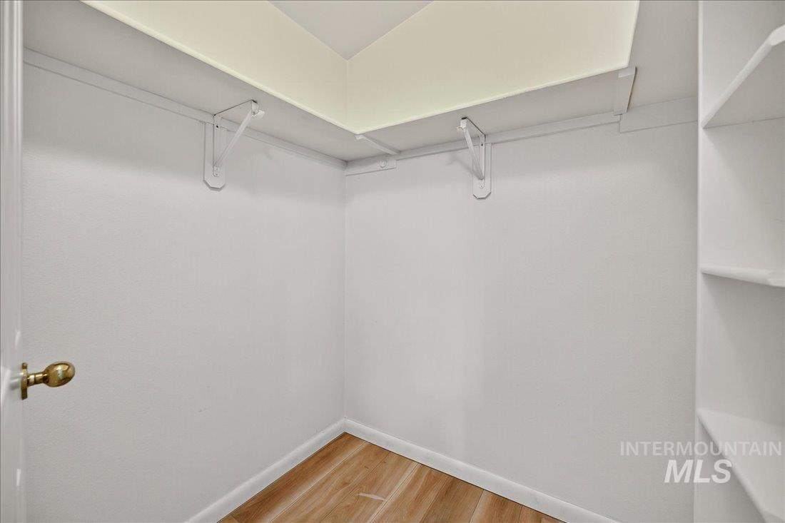 Boise, Idaho 83703, United States, 3 Bedrooms Bedrooms, ,2 BathroomsBathrooms,Residential,Active,248285