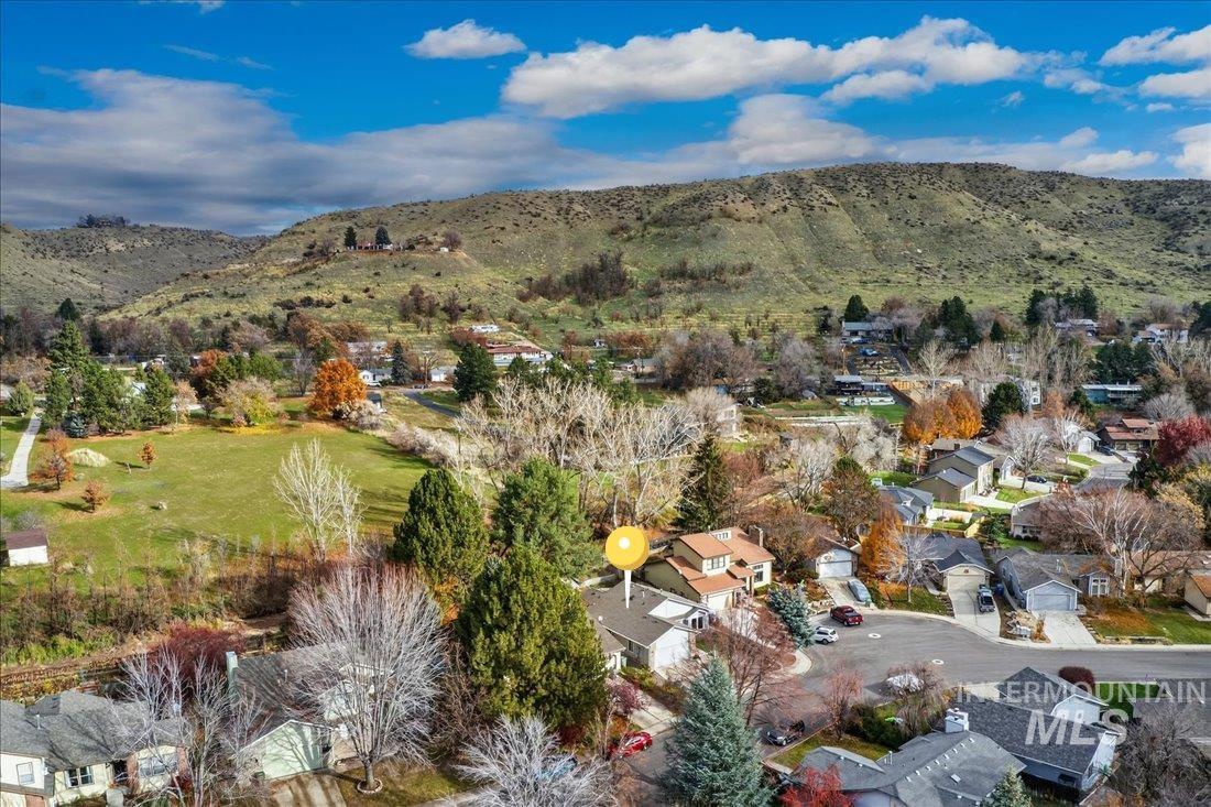 Boise, Idaho 83703, United States, 3 Bedrooms Bedrooms, ,2 BathroomsBathrooms,Residential,Active,248285