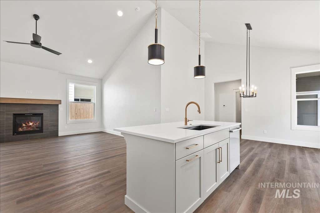 Photo of 1220 N Meadowglen Ave, Meridian, ID 83642 (MLS # 98991005)
