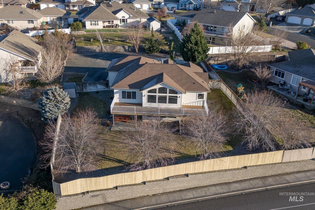 Photo of 3473 Elks Drive, Lewiston, ID 83501 (MLS # 98972070)