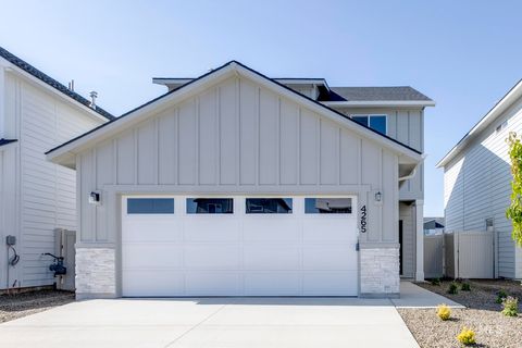 Photo of 4265 E Woodmurra St, Meridian, ID 83642 (MLS # 98941973)