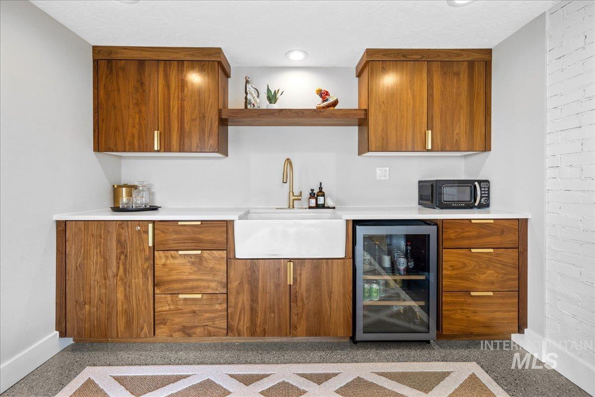 Boise, Idaho 83702, United States, 5 Bedrooms Bedrooms, ,3 BathroomsBathrooms,Residential,Pending,42600