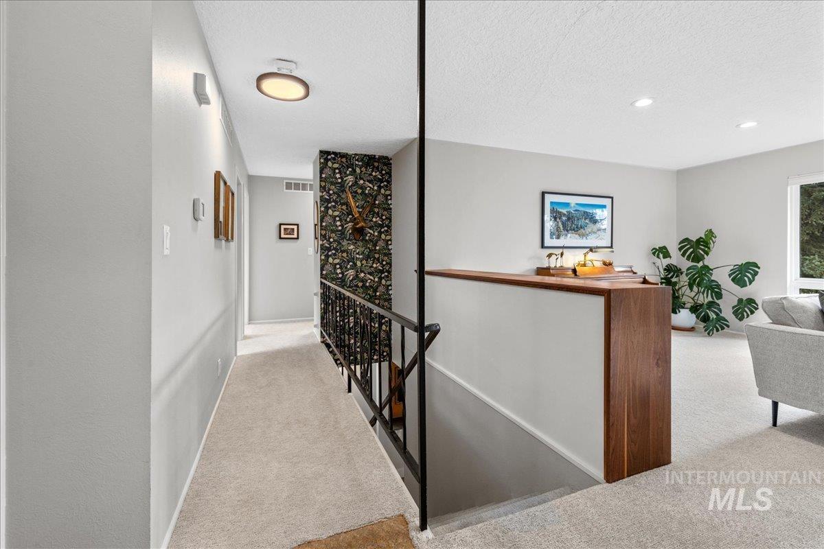 Boise, Idaho 83702, United States, 5 Bedrooms Bedrooms, ,3 BathroomsBathrooms,Residential,Pending,42600