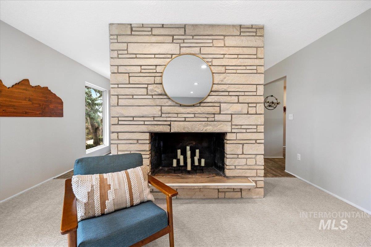 Boise, Idaho 83702, United States, 5 Bedrooms Bedrooms, ,3 BathroomsBathrooms,Residential,Pending,42600