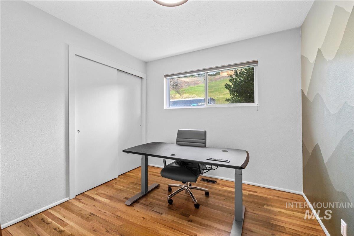 Boise, Idaho 83702, United States, 5 Bedrooms Bedrooms, ,3 BathroomsBathrooms,Residential,Pending,42600