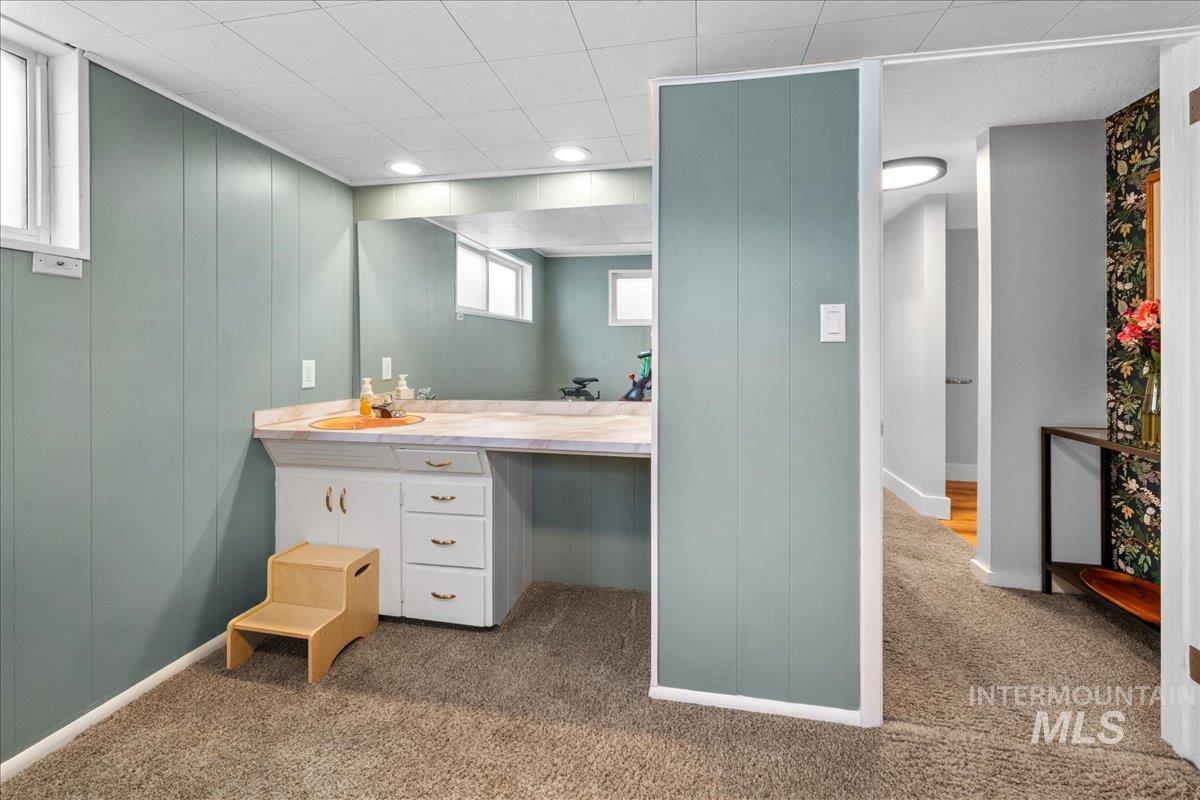 Boise, Idaho 83702, United States, 5 Bedrooms Bedrooms, ,3 BathroomsBathrooms,Residential,Pending,42600