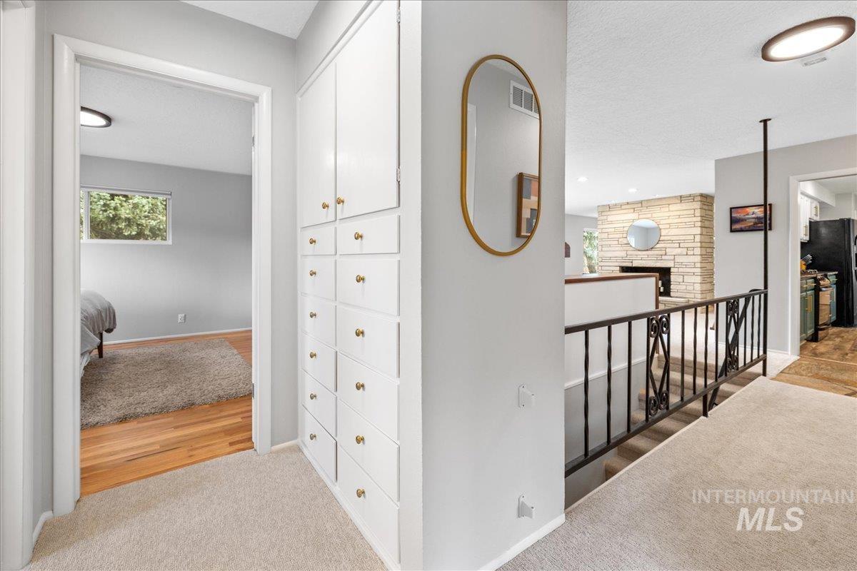 Boise, Idaho 83702, United States, 5 Bedrooms Bedrooms, ,3 BathroomsBathrooms,Residential,Pending,42600