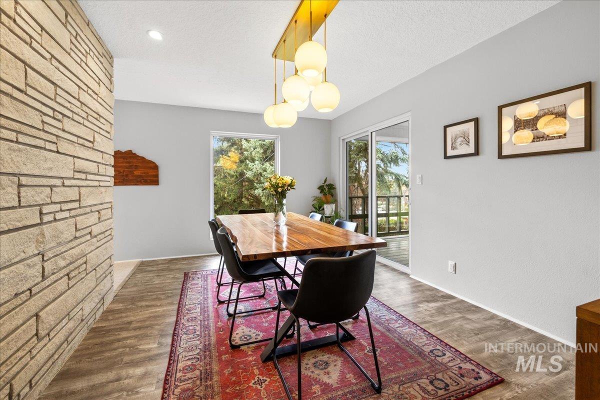 Boise, Idaho 83702, United States, 5 Bedrooms Bedrooms, ,3 BathroomsBathrooms,Residential,Pending,42600