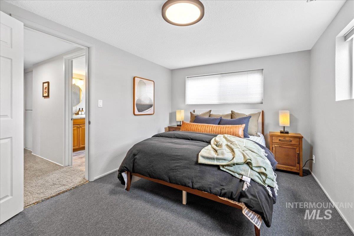 Boise, Idaho 83702, United States, 5 Bedrooms Bedrooms, ,3 BathroomsBathrooms,Residential,Pending,42600