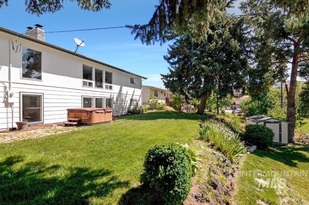 Boise, Idaho 83702, United States, 5 Bedrooms Bedrooms, ,3 BathroomsBathrooms,Residential,Pending,42600