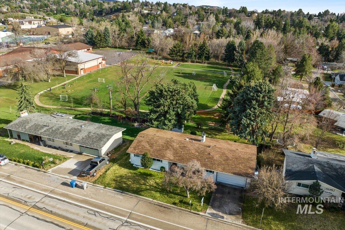 Boise, Idaho 83702, United States, 5 Bedrooms Bedrooms, ,3 BathroomsBathrooms,Residential,Pending,42600