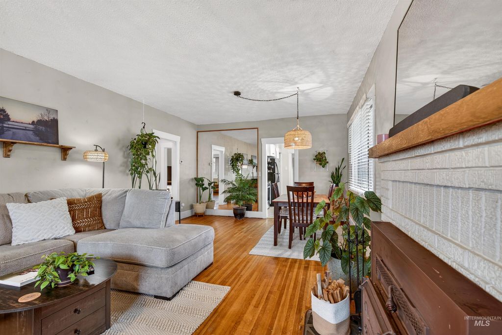 Photo of 1021 11th Ave, Lewiston, ID 83501 (MLS # 98972350)