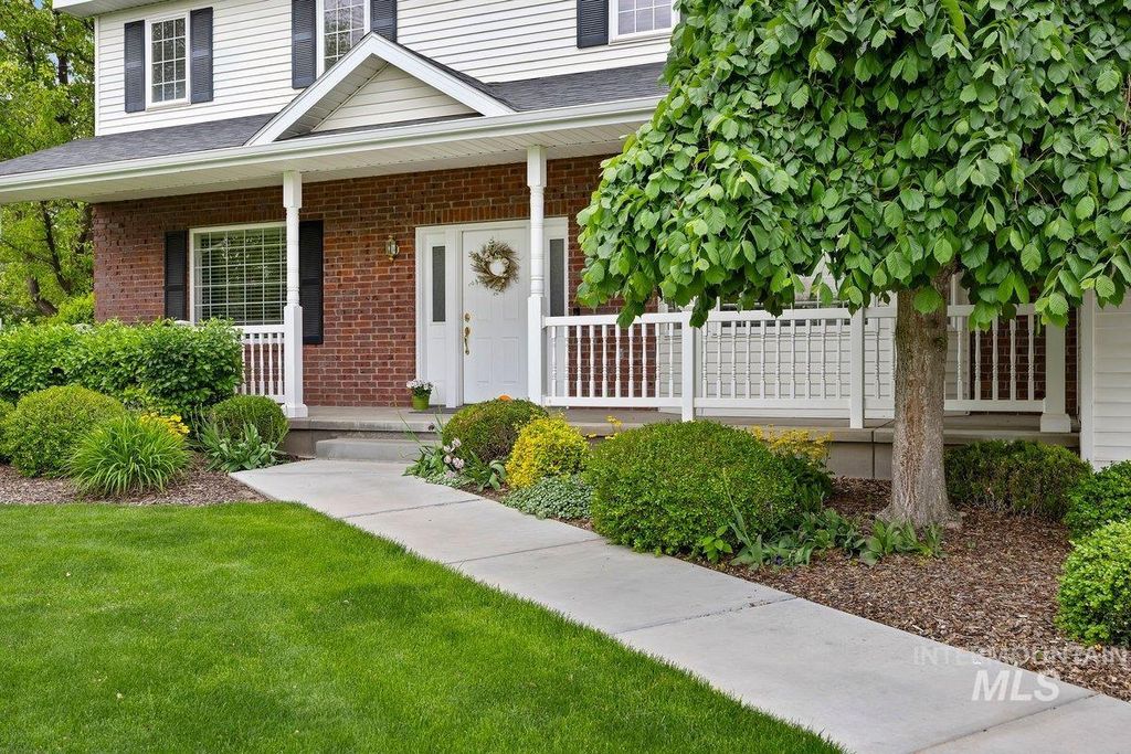 Photo of 3018 Laurelwood Dr, Twin Falls, ID 83301 (MLS # 98977552)