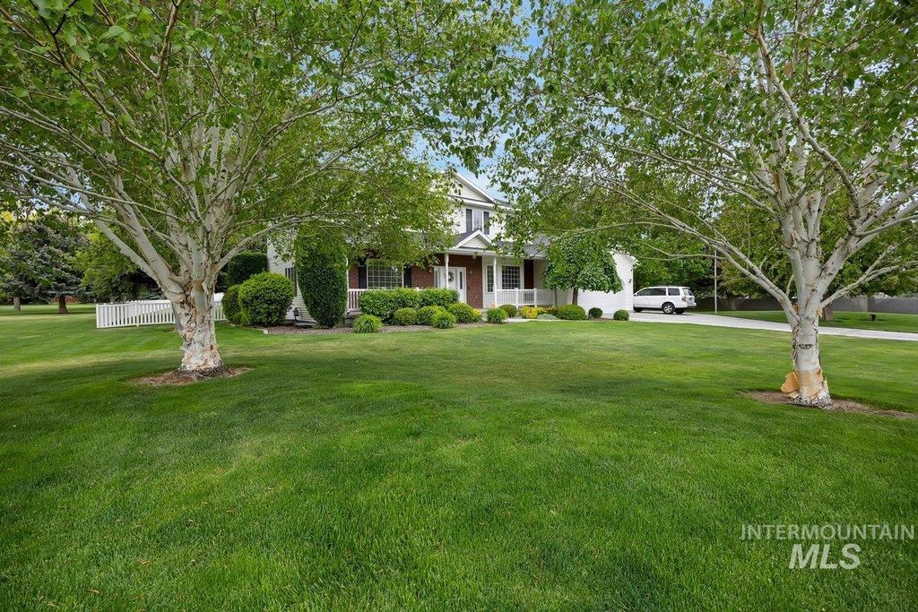 Photo of 3018 Laurelwood Dr, Twin Falls, ID 83301 (MLS # 98977552)