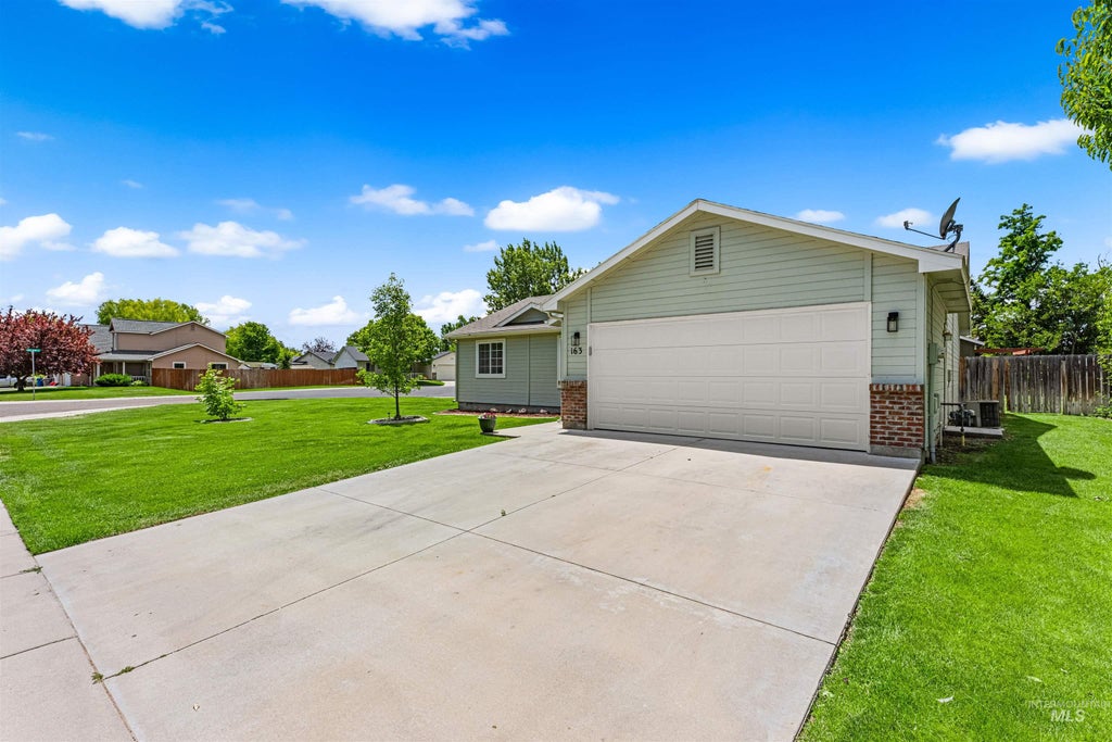 Photo of 163 N Orchard Heights Way, Nampa, ID 83651 (MLS # 98990066)
