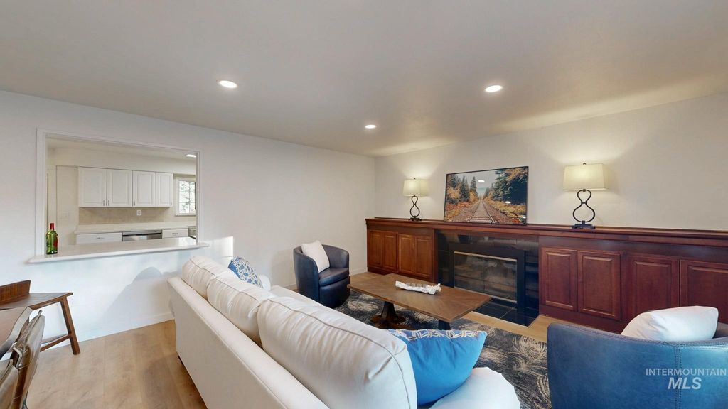 Photo of 204 N Blaine St, Moscow, ID 83843 (MLS # 98962451)