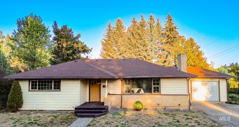 Photo of 204 N Blaine St, Moscow, ID 83843 (MLS # 98962451)