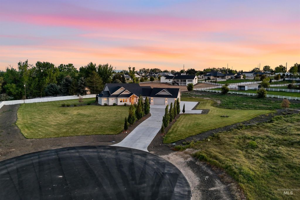 Photo of 24165 Boer Goat Ave, Caldwell, ID 83607 (MLS # 98984618)
