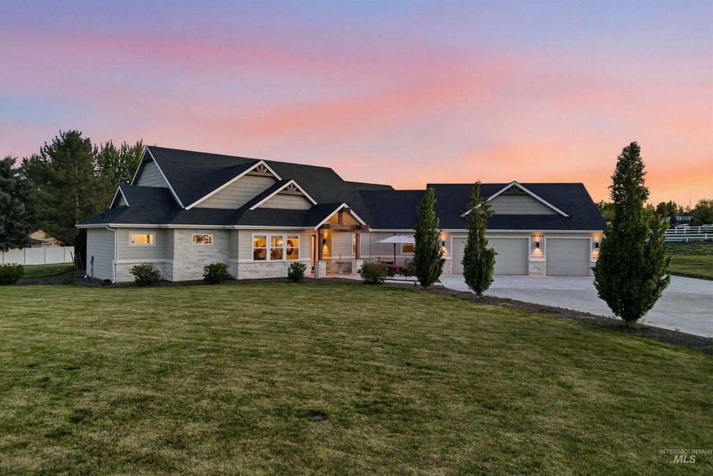 Photo of 24165 Boer Goat Ave, Caldwell, ID 83607 (MLS # 98984618)
