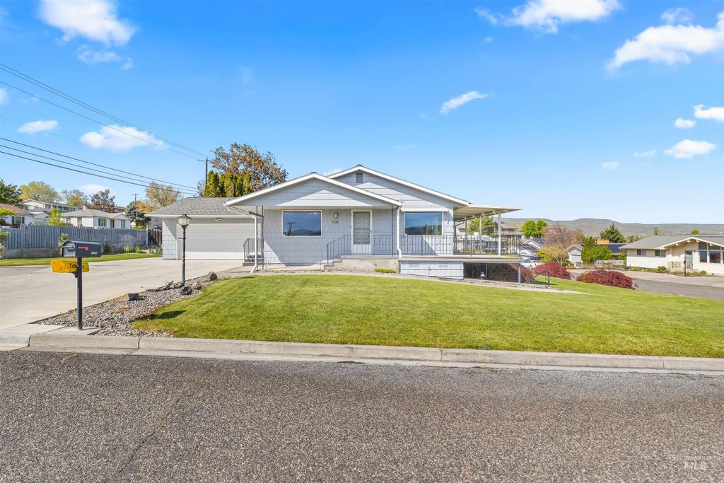 Photo of 1540 Lydon Ct, Clarkston, WA 99403 (MLS # 98983142)