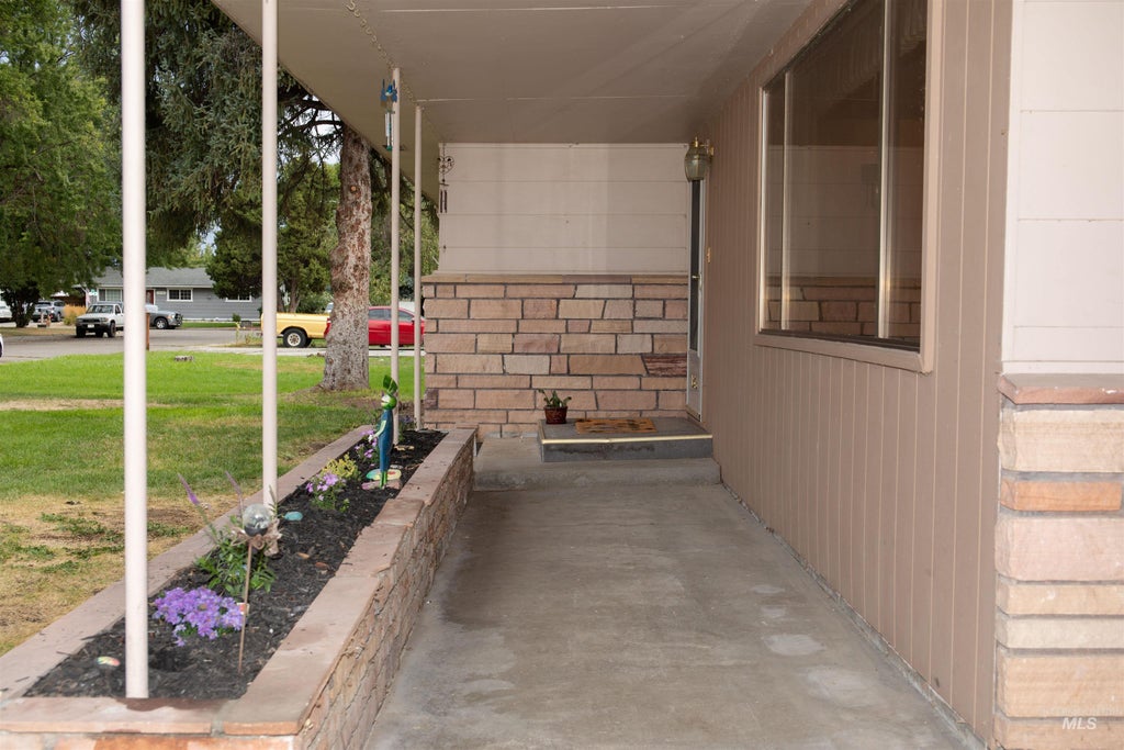 Photo of 1546 N 4th Street, Payette, ID 83661 (MLS # 98999859)