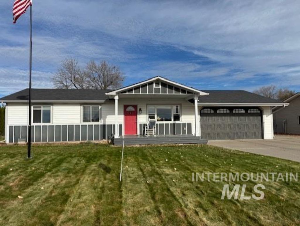Photo of 240 E 23rd North, Mountain Home, ID 83647 (MLS # 98966613)