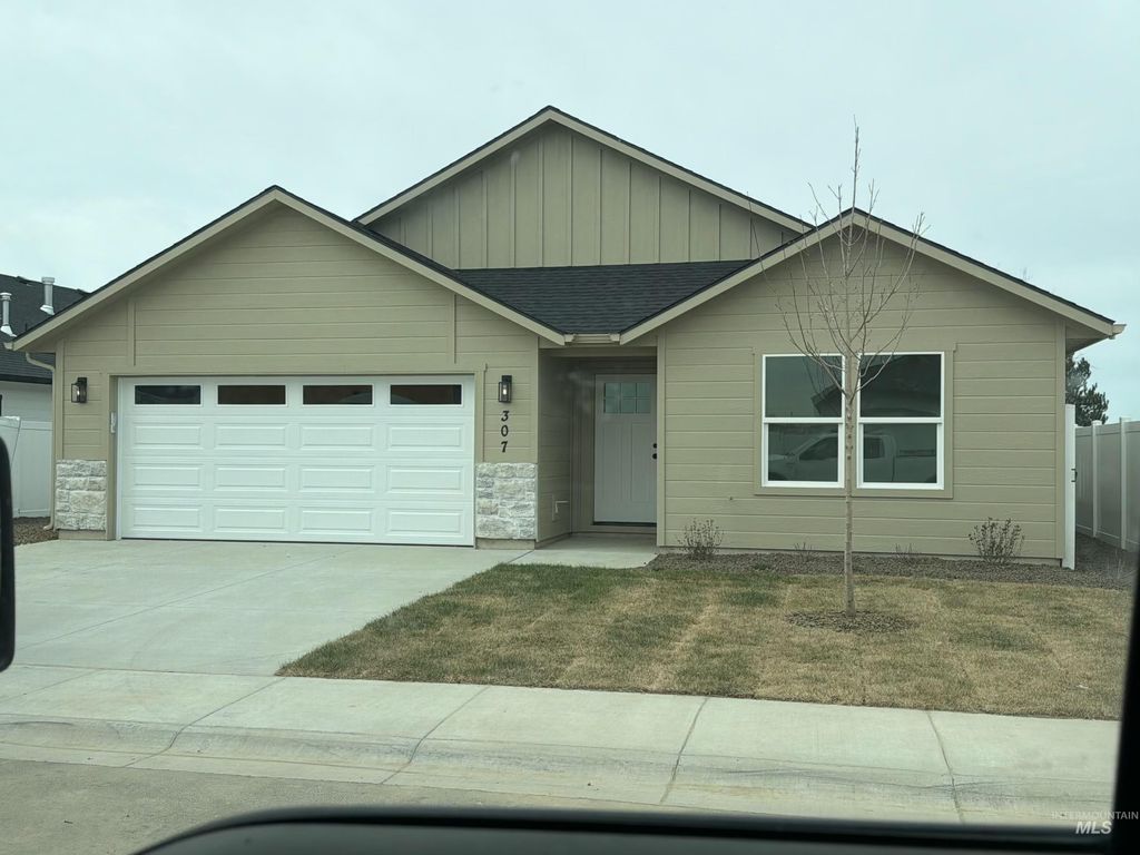 Photo of 307 N. 11th. St, Parma, ID 83660 (MLS # 98984345)