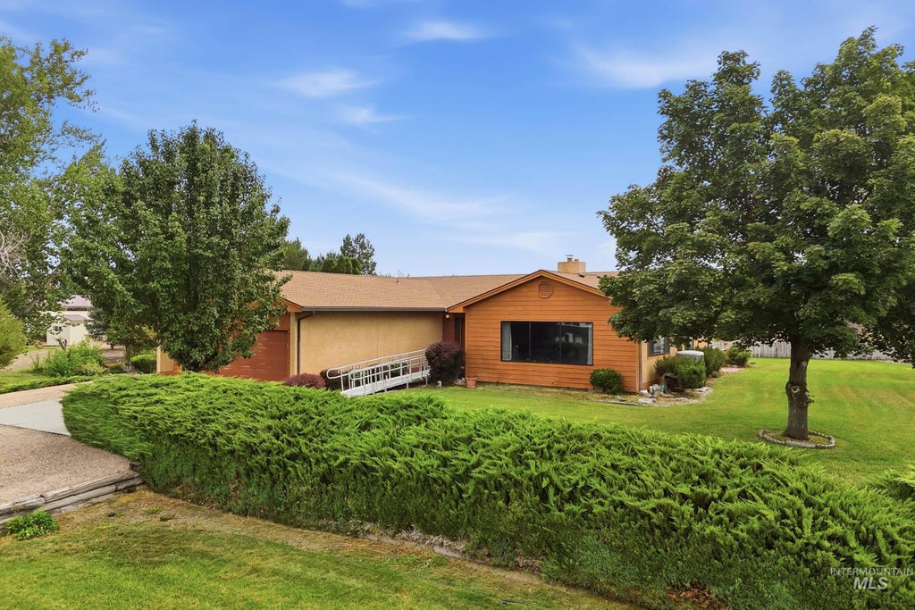 Photo of 10146 Vistair Pl, Payette, ID 83661 (MLS # 98999550)